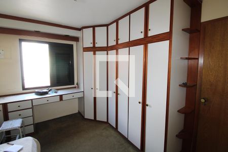 Apartamento à venda com 160m², 4 quartos e 3 vagasQuarto 2