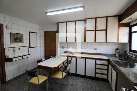 Apartamento à venda com 160m², 4 quartos e 3 vagasCozinha