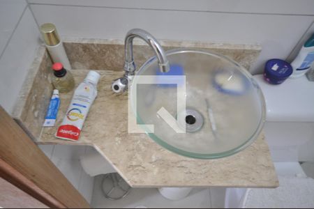 Casa de condomínio à venda com 45m², 2 quartos e 2 vagasBanheiro 2