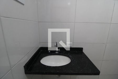 Casa à venda com 86m², 3 quartos e 2 vagasBanheiro comum