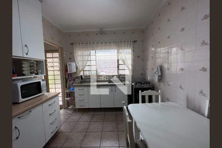 Casa à venda com 179m², 3 quartos e 4 vagas