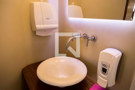 Apartamento à venda com 70m², 2 quartos e 1 vaga Apartamento à venda com 70m², 2 quartos e 1 vagaBanheiro Social - Pia