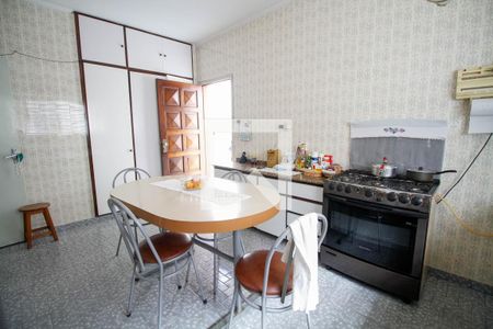 Casa à venda com 250m², 3 quartos e 4 vagas Casa à venda com 250m², 3 quartos e 4 vagasCozinha