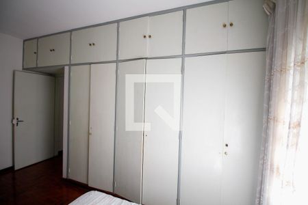 Casa à venda com 250m², 3 quartos e 4 vagas Casa à venda com 250m², 3 quartos e 4 vagasQuarto 3