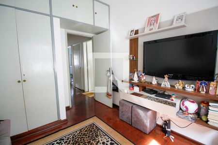 Casa à venda com 250m², 3 quartos e 4 vagas Casa à venda com 250m², 3 quartos e 4 vagasQuarto 2