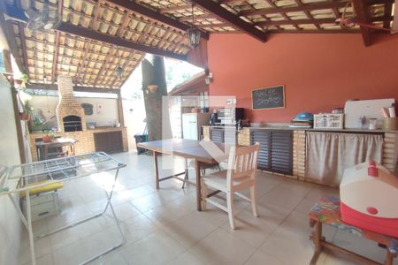 Casa de condomínio à venda com 130m², 4 quartos e 2 vagas Casa de condomínio à venda com 130m², 4 quartos e 2 vagas1º Pav - Área Gourmet