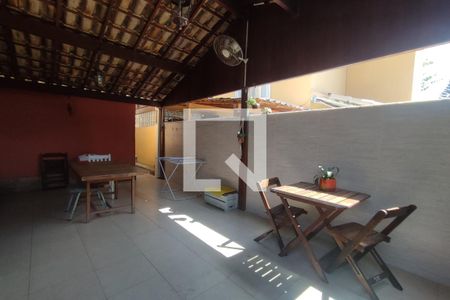 Casa de condomínio à venda com 130m², 4 quartos e 2 vagas Casa de condomínio à venda com 130m², 4 quartos e 2 vagas1º Pav - Área Gourmet