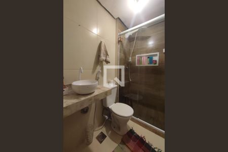 Casa de condomínio à venda com 130m², 4 quartos e 2 vagas Casa de condomínio à venda com 130m², 4 quartos e 2 vagas2º Pav - Banheiro da Suite 2