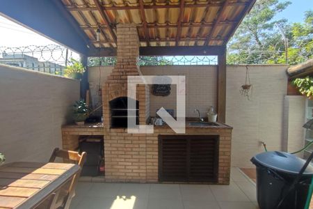 Casa de condomínio à venda com 130m², 4 quartos e 2 vagas Casa de condomínio à venda com 130m², 4 quartos e 2 vagas1º Pav - Área Gourmet