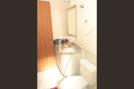 Casa à venda com 290m², 3 quartos e 2 vagasBanheiro 2