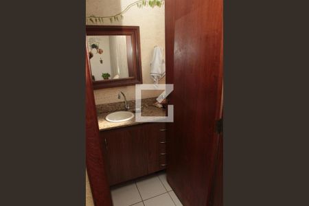 Casa à venda com 290m², 3 quartos e 2 vagasLavabo