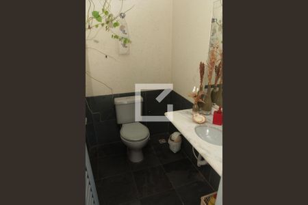 Casa à venda com 290m², 3 quartos e 2 vagasBanheiro de Serviço