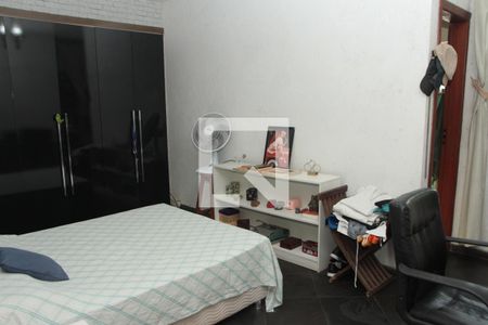 Casa à venda com 290m², 3 quartos e 2 vagasSuíte