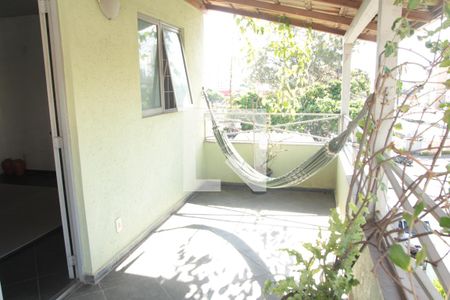 Casa à venda com 290m², 3 quartos e 2 vagasVaranda