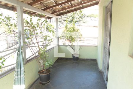 Casa à venda com 290m², 3 quartos e 2 vagasVaranda