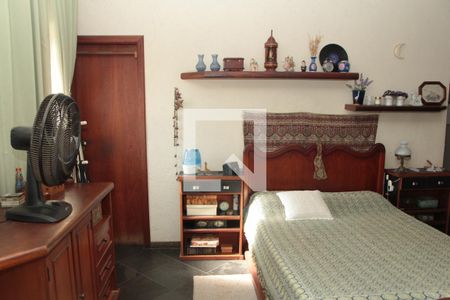 Casa à venda com 290m², 3 quartos e 2 vagasSuíte 2