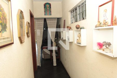 Casa à venda com 290m², 3 quartos e 2 vagasCorredor