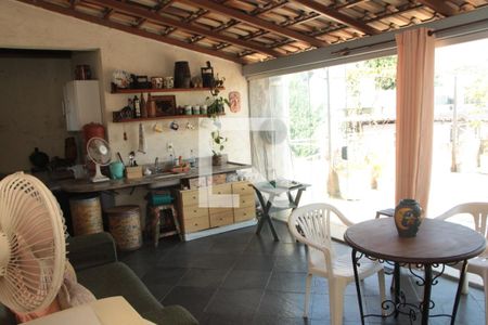 Casa à venda com 290m², 3 quartos e 2 vagasCobertura