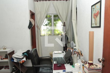 Casa à venda com 290m², 3 quartos e 2 vagasSuíte
