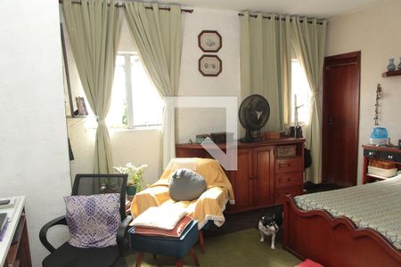 Casa à venda com 290m², 3 quartos e 2 vagasSuíte 2