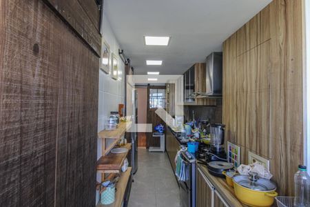 Apartamento à venda com 99m², 3 quartos e 2 vagas Apartamento à venda com 99m², 3 quartos e 2 vagasCozinha e Área de Serviço