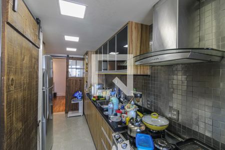 Apartamento à venda com 99m², 3 quartos e 2 vagas Apartamento à venda com 99m², 3 quartos e 2 vagasCozinha e Área de Serviço