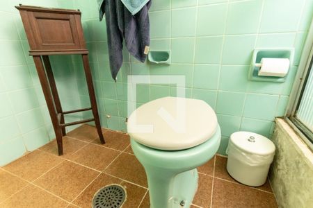 Apartamento à venda com 84m², 2 quartos e 1 vaga Apartamento à venda com 84m², 2 quartos e 1 vagaBanheiro