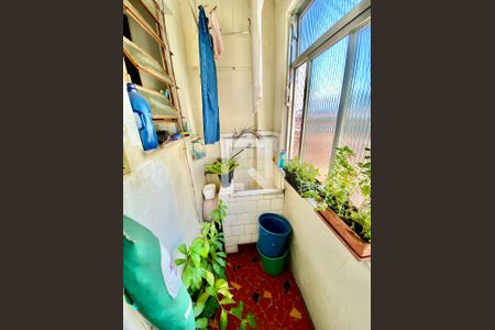 Apartamento à venda com 72m², 2 quartos e sem vaga Apartamento à venda com 72m², 2 quartos e sem vagaÁrea de Serviço