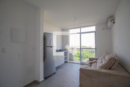 Sala e Cozinha  de kitnet/studio para alugar com 1 quarto, 30m² em Recreio dos Bandeirantes, Rio de Janeiro