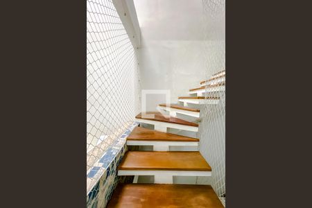 Casa à venda com 470m², 3 quartos e NaN vagasEscadas