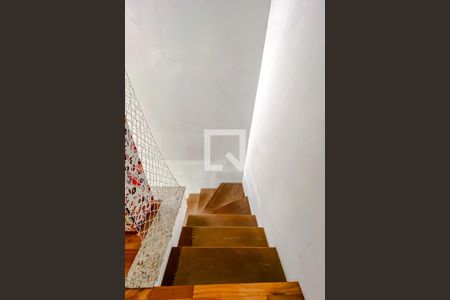 Casa à venda com 470m², 3 quartos e NaN vagasEscadas