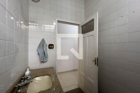 Casa à venda com 300m², 3 quartos e 2 vagas Casa à venda com 300m², 3 quartos e 2 vagasBanheiro