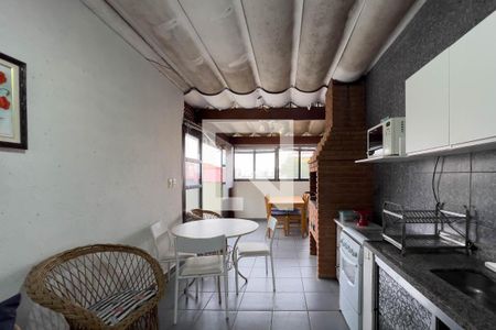 Casa à venda com 300m², 3 quartos e 2 vagas Casa à venda com 300m², 3 quartos e 2 vagasChurrasqueira