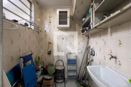 Casa à venda com 300m², 3 quartos e 2 vagas Casa à venda com 300m², 3 quartos e 2 vagasÁrea de serviço