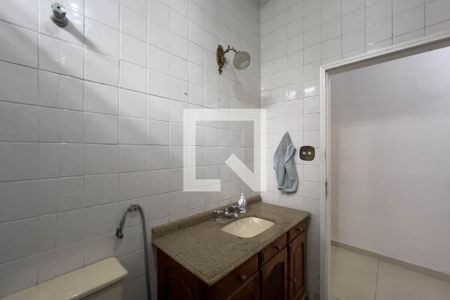 Casa à venda com 300m², 3 quartos e 2 vagas Casa à venda com 300m², 3 quartos e 2 vagasBanheiro