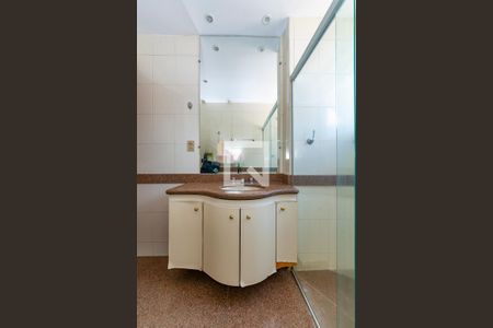 Apartamento à venda com 145m², 4 quartos e 3 vagasBanheiro Social