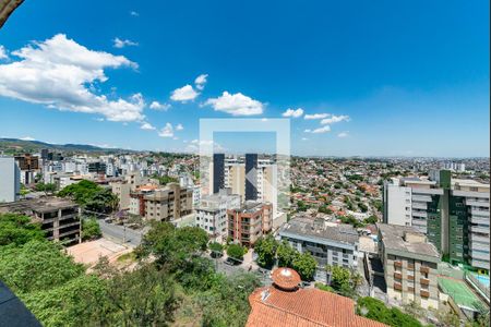 Apartamento à venda com 145m², 4 quartos e 3 vagasQuarto 2