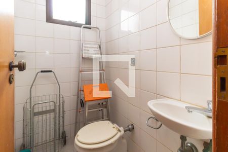 Apartamento para alugar com 180m², 4 quartos e 3 vagas Apartamento para alugar com 180m², 4 quartos e 3 vagasBanheiro de Serviço