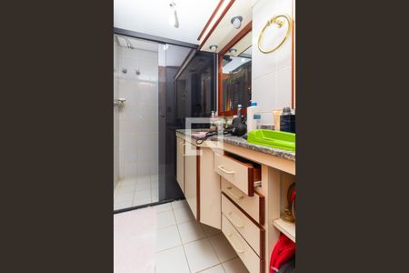 Apartamento para alugar com 180m², 4 quartos e 3 vagas Apartamento para alugar com 180m², 4 quartos e 3 vagasBanheiro da Suíte 2