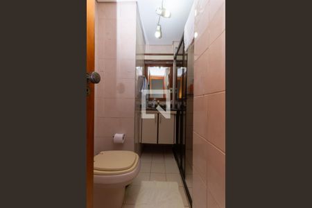 Apartamento para alugar com 180m², 4 quartos e 3 vagas Apartamento para alugar com 180m², 4 quartos e 3 vagasBanheiro da Suíte 1