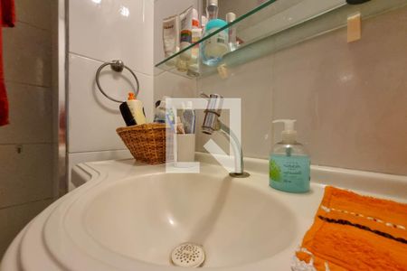 Apartamento à venda com 68m², 3 quartos e 1 vaga Apartamento à venda com 68m², 3 quartos e 1 vagaBanheiro Social