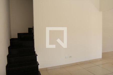 Sala de casa à venda com 2 quartos, 105m² em Jardim Independência, São Paulo