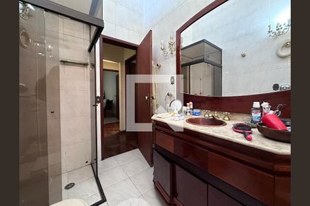 Casa à venda com 300m², 4 quartos e 2 vagasBanheiro Social