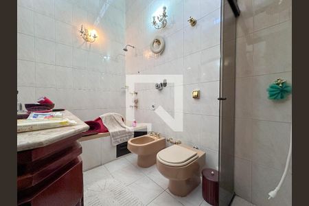 Casa à venda com 300m², 4 quartos e 2 vagasBanheiro Social