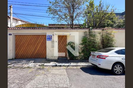 Casa à venda com 300m², 4 quartos e 2 vagasFachada