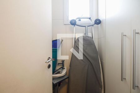 Apartamento para alugar com 169m², 3 quartos e 3 vagasÁrea de Serviço - Banheiro de Serviço 