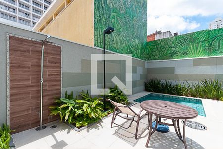 Studio para alugar com 28m², 1 quarto e sem vaga Studio para alugar com 28m², 1 quarto e sem vagaÁrea comum - Piscina