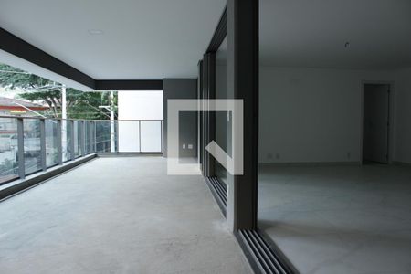 Apartamento à venda com 277m², 4 quartos e 4 vagasVaranda