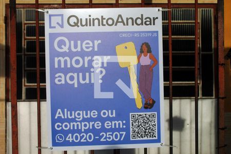 Casa à venda com 90m², 4 quartos e 1 vaga Casa à venda com 90m², 4 quartos e 1 vagaFachada