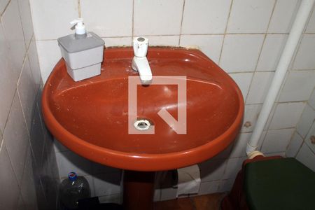 Casa à venda com 90m², 4 quartos e 1 vaga Casa à venda com 90m², 4 quartos e 1 vagaBanheiro